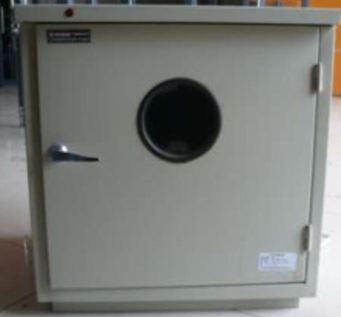 碳(tan)鋼儀表(biao)保溫箱(xiang)